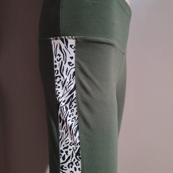 Juicy Couture Women's Green Zebra Leggings Sz MD - Picture 6 of 9